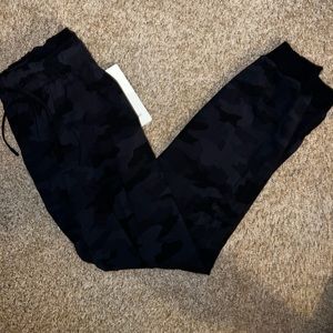 Lululemon Stretch HR Jogger (Bag included) Size 8